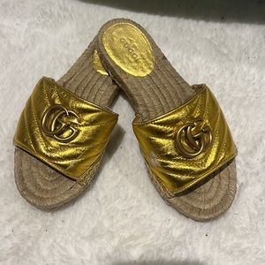 Gucci beautiful slip ons